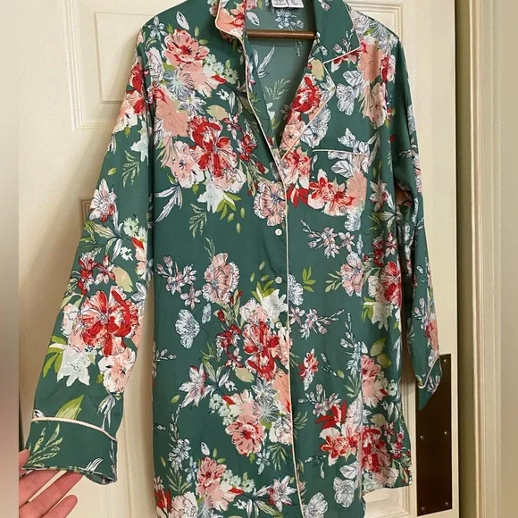 Cupcakes & Cashmere Floral Nightshirt - size L - Picture 3 of 5